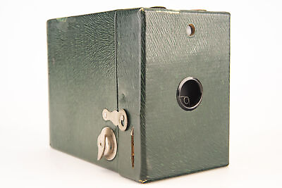 #ad Kodak Rainbow Hawk Eye No 2 Green Box Camera Model C Uses 120 Film Antique V24 $65.21