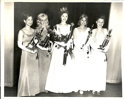 #ad LG935 #x27;69 Original Photo MISS ALASKA BEAUTY QUEEN WITH RUNNERS UP Beauty Pageant $20.00