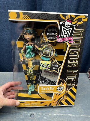 #ad Monster High Cleo De Nile 2010 Mattel School Out Brand New In Box Rare $189.99