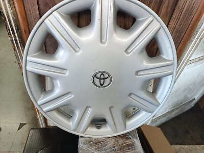 #ad Toyota Avalon hubcap 1995 1999 fits 15 inch wheel 42621 AC010 $33.99
