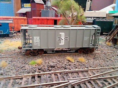 #ad HO Atlas Covered Hopper Boston amp; Maine Bamp;M New Partly Weathered $19.95