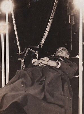 #ad WWI HERO FRENCH MARSHAL FERDINAND FOCH IN HIS DEATHBED FRANCE 1929 Photo Y 116 $11.99
