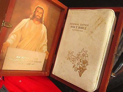 #ad Vtg 1958 Cedar Wood Bible Box White Holy Bible Memorial edition LOCAL UNION 641 $24.18
