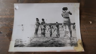 #ad Vintage Black and White Photo 4.5quot; kids at beach $3.19