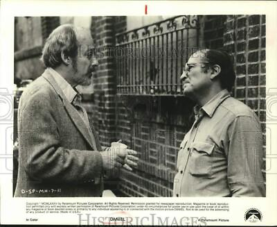 #ad 1983 Press Photo Two Actors Conversing in quot;Danielquot; Movie hcq44560 $19.99