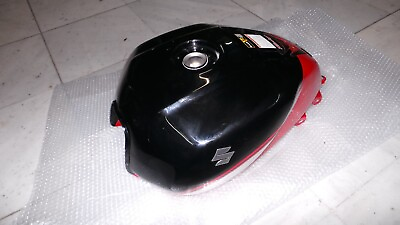 #ad SUZUKI GSX 1400 PETROL TANK GAS TANK WITH TWO DENTS ON THE RIGHT SIDE CLEAN IN GBP 399.00