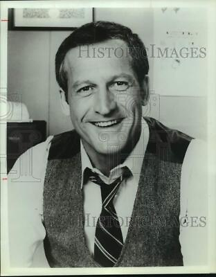 #ad 1984 Press Photo Daniel J. Travanti American television actor. sap45413 $17.99