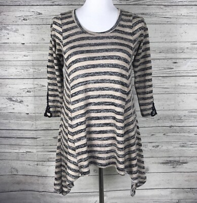 #ad New Directions Black Tan 3 4 Lace Sleeve Asymmetrical Hem Knit Top Size M $6.74