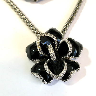 #ad VINTAGE SILVER TONE 15quot; ROPE CHAIN MAGNETIC NECKLACE BLACK FLOWER PENDANT $9.00