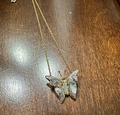 #ad VINTAGE CARVED MOTHER OF PEARL BUTTERFLY PENDANT GOLD TONE CHAIN NECKLACE $15.00