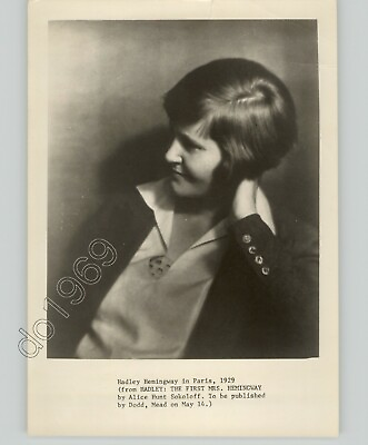 #ad Writer ERNEST HEMINGWAY Wife HADLEY Portrait Paris France Vtg. 1929 Press Photo $52.50
