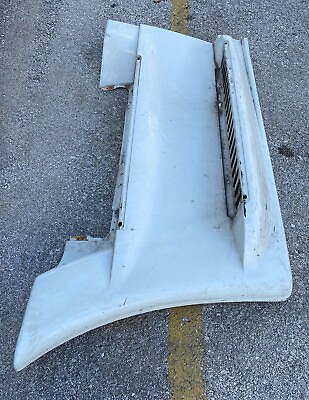 #ad 22 69318 000 22 69318 002 LH FOWARD CHASSIS FAIRING GENUINE FREIGHTLINER $60.00