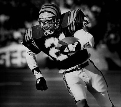 #ad Running back James Brooks Cincinnati Bengals 1988 in Cincinnati O Old Photo AU $9.00