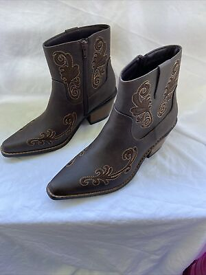 #ad Blikcon Embroidery Western Ankle Cowgirl Boots Size9 New Small Heel Defect Pic $18.00